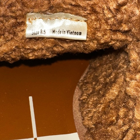 NWOB Dolce Vita Lelani Plush Flats Pecan Suede platform Mules faux fur lined 8.5 - Picture 6 of 14